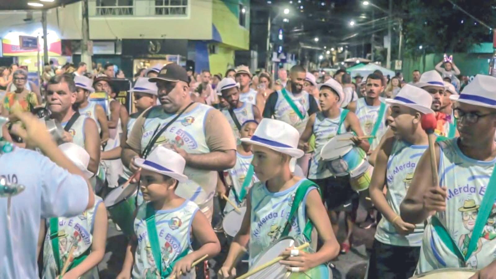 Bloco bloco Ki Merda é Essa? faz primeiro ensaio de bateria
