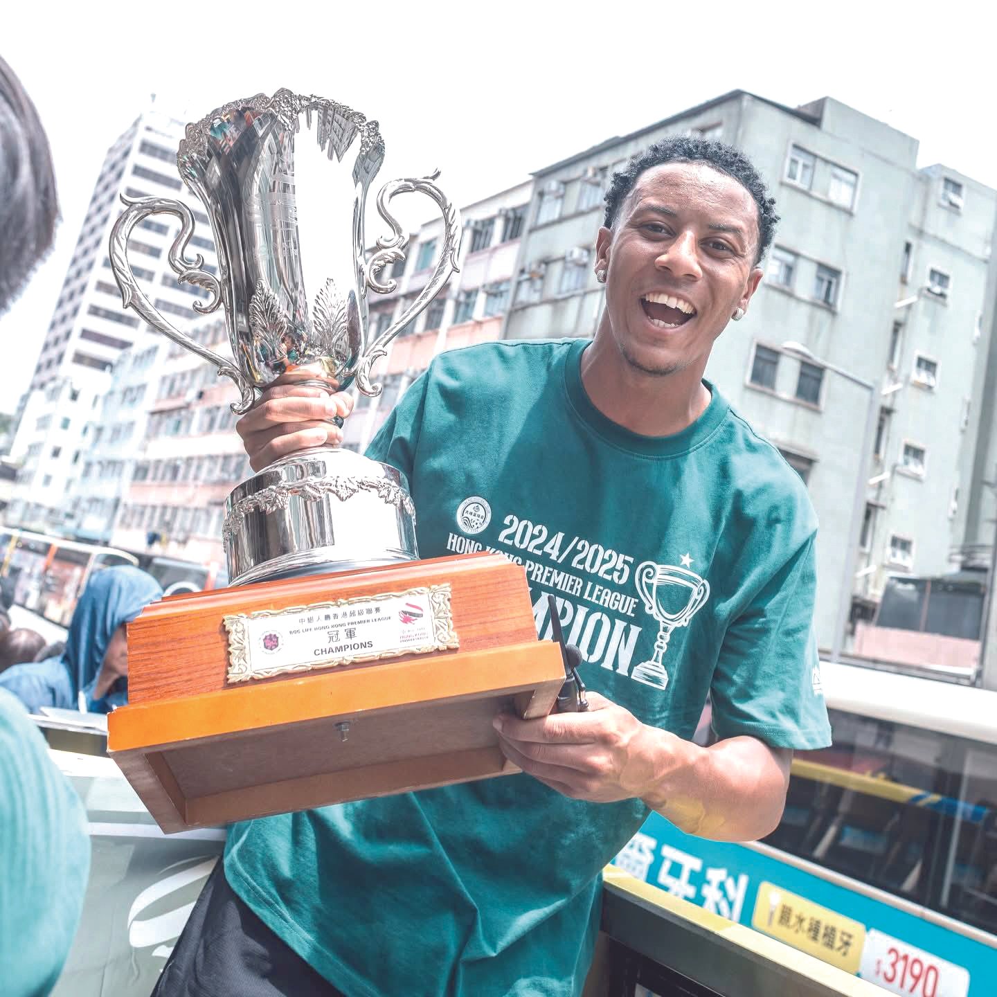 Pitbull recebe homenagem por mais um ano de vida