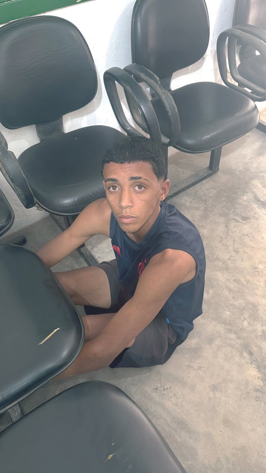 Jovem é preso por tráfico na Vila do Abraão
