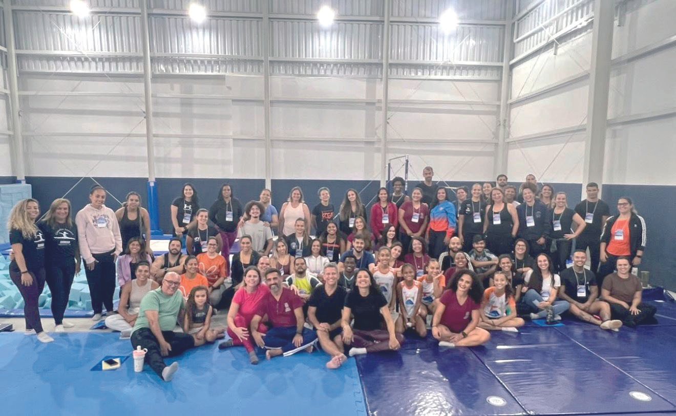 Profissionais de educação física de Angra aprimoram conhecimentos na Ginástica Artística