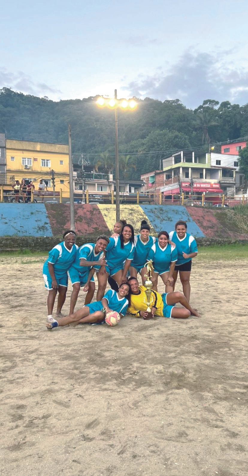 GDG conquista torneio feminino de society na Gamboa