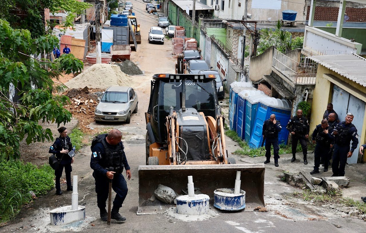 Barricada zero atinge marca impressionante: 14 mil toneladas de entulho removidas e 4 mil ruas liberadas