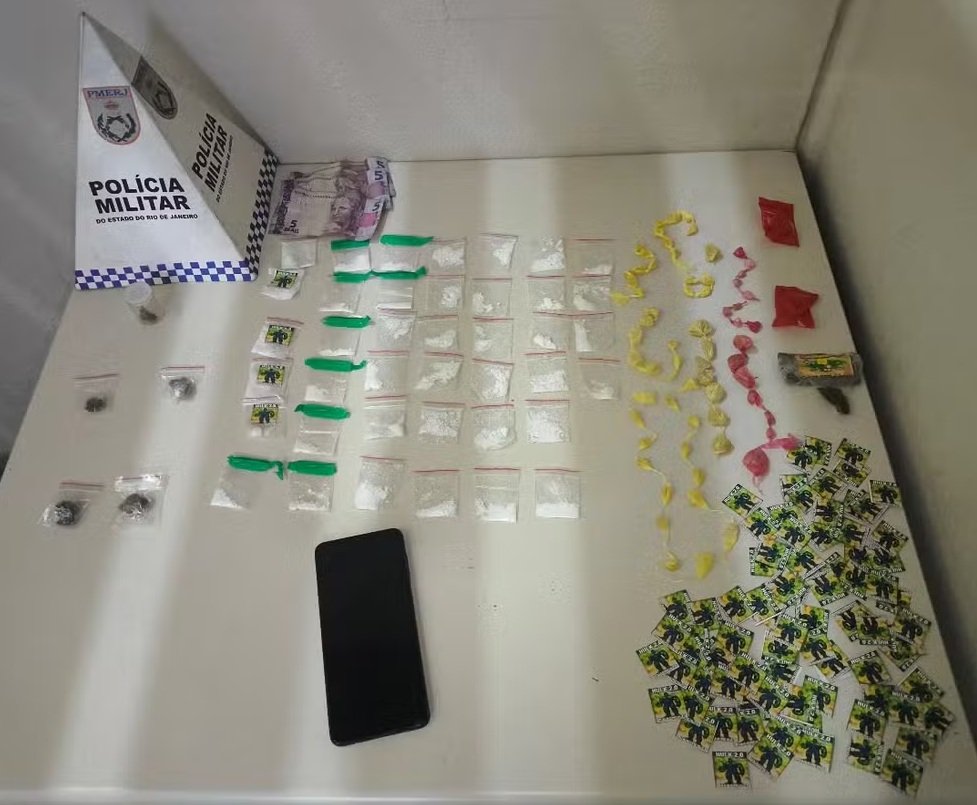 PM de Paraty prende homem com mochila cheia de drogas em operação no Ilha das Cobras