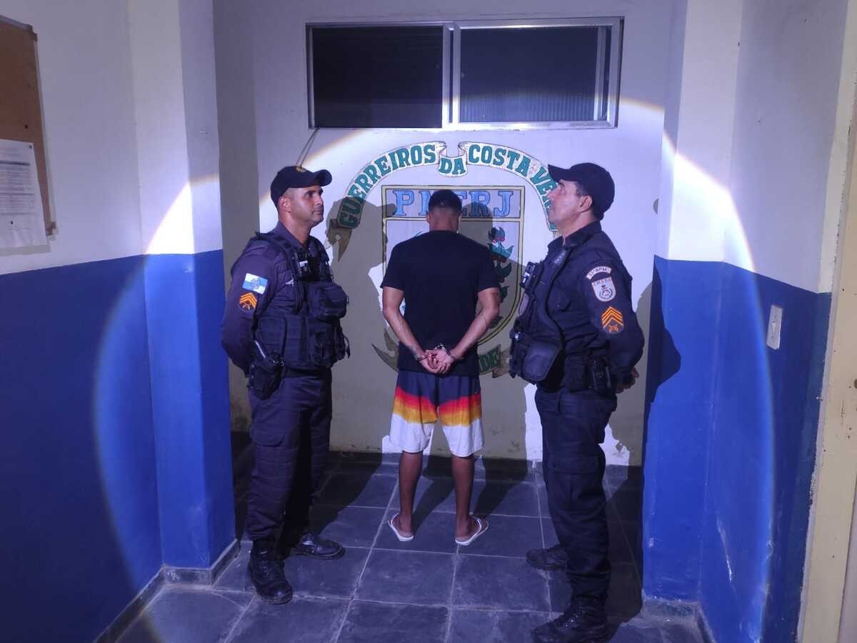 Foragido da justiça ligado ao crime organizado é preso com drogas em Angra dos Reis