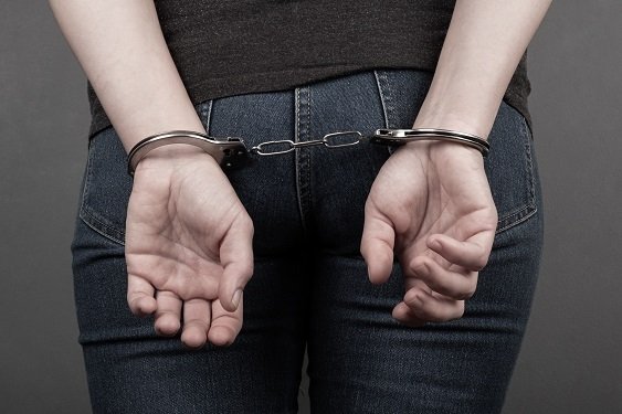 Adolescente de 14 anos é apreendida por homicídio qualificado no Parque Mambucaba