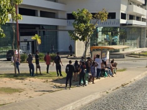 Ponto de ônibus do Piratas passará por mudanças temporárias para instalação de novo abrigo