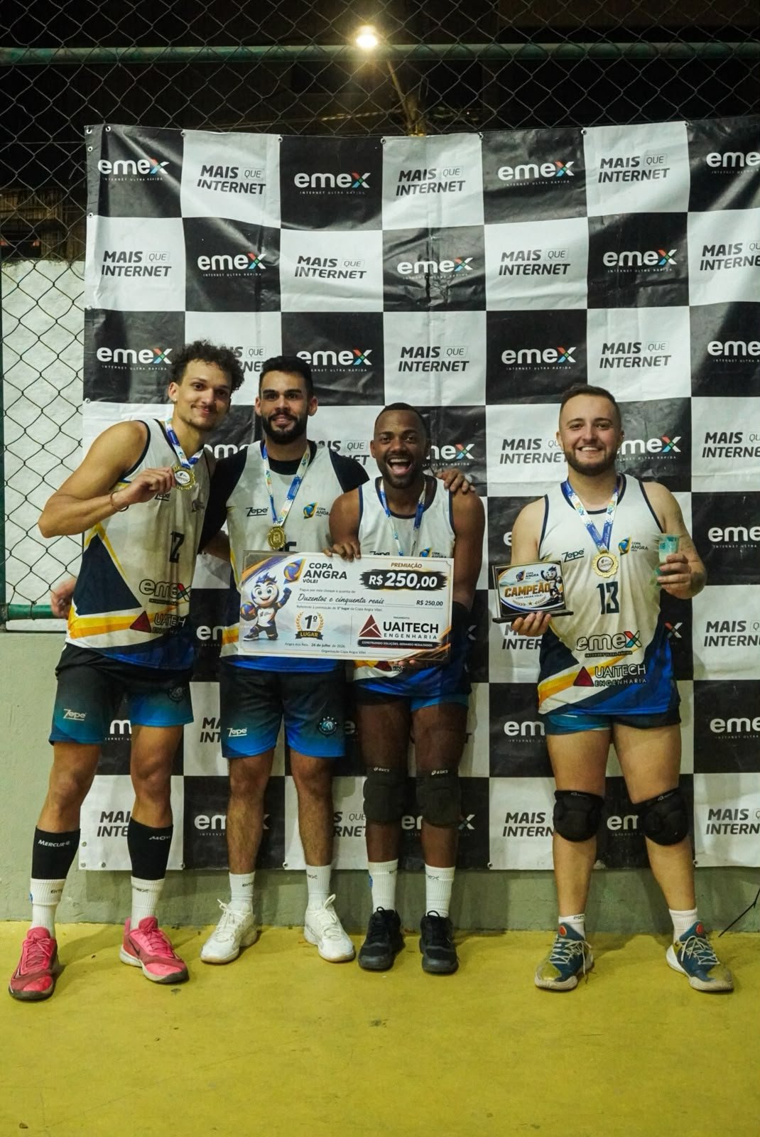 Copa Angra de Vôlei 4 x 4 reuniu 16 equipes da região