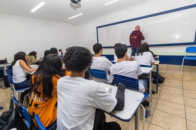 Governo do Rio de Janeiro deposita em agosto o pagamento do  Piso Nacional para professores da rede estadual