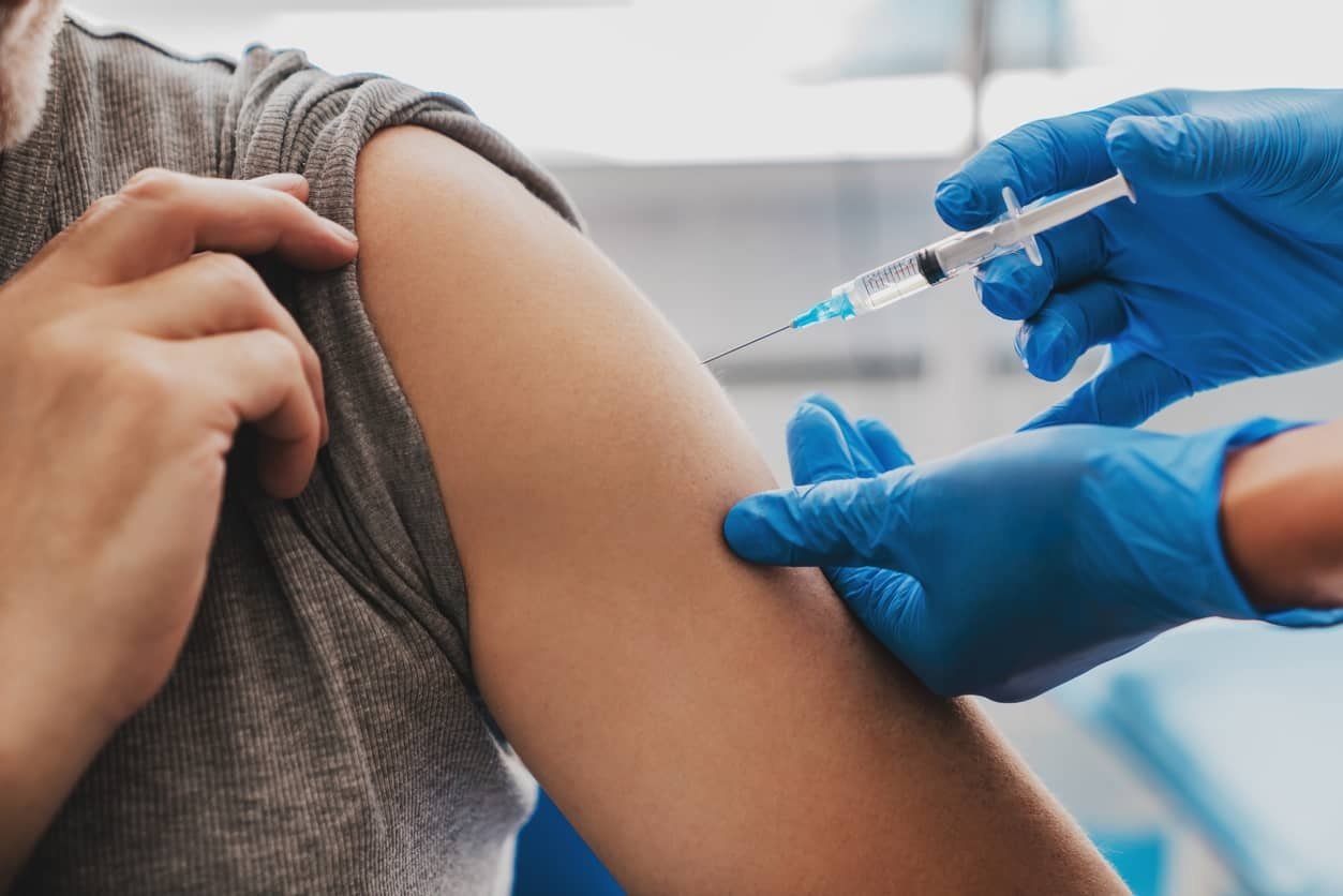 Vacinação contra a gripe é ampliada para toda a população em Angra