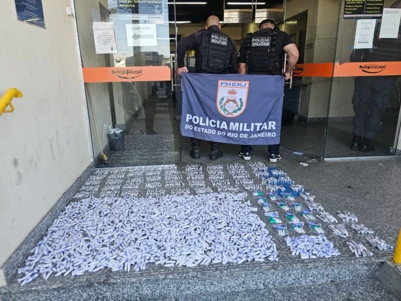 P2 apreende quase 2 mil pinos de cocaína no Frade