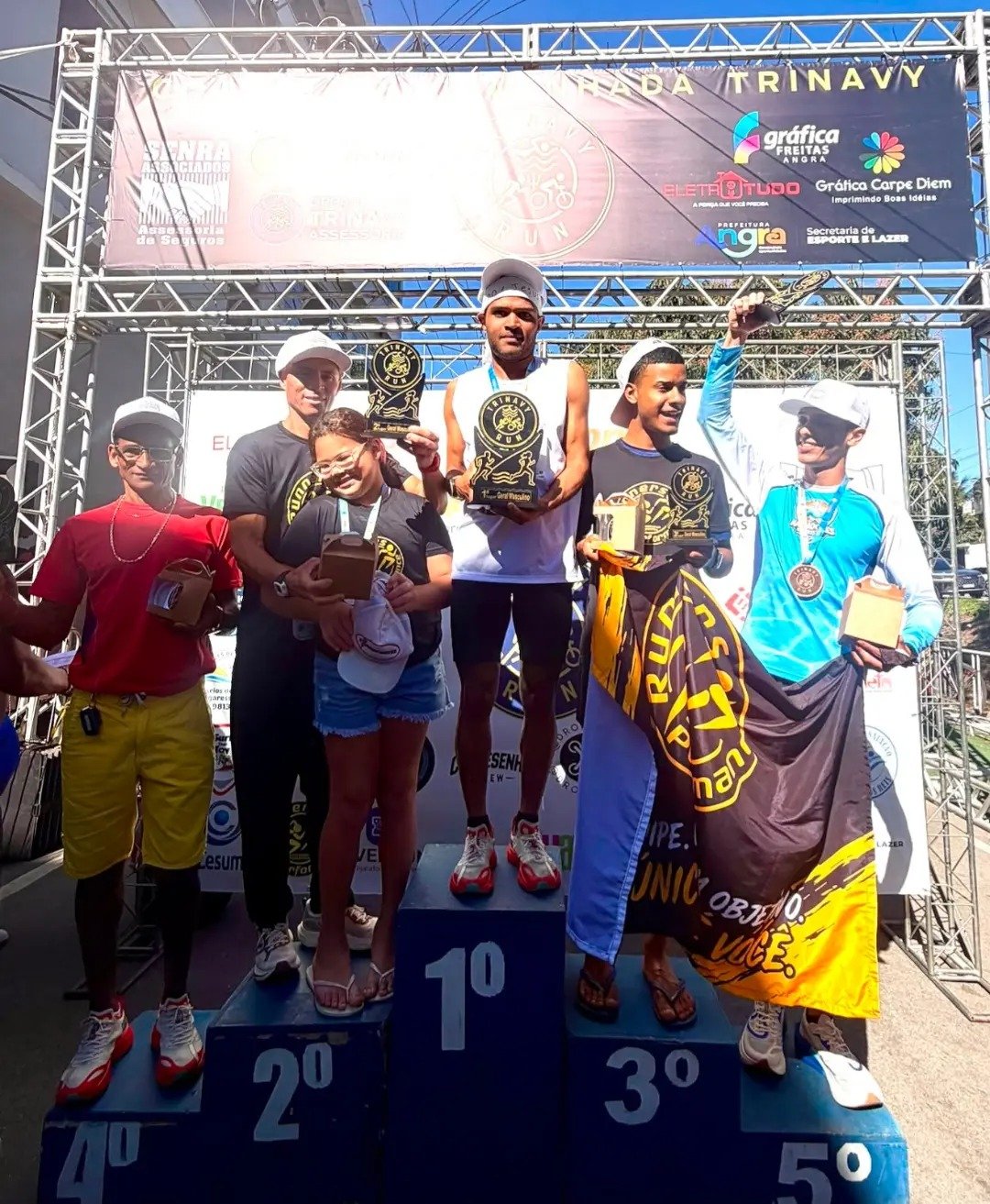 Atleta Raio e Gilvania Nóbrega vencem a Trinavy Run 2026