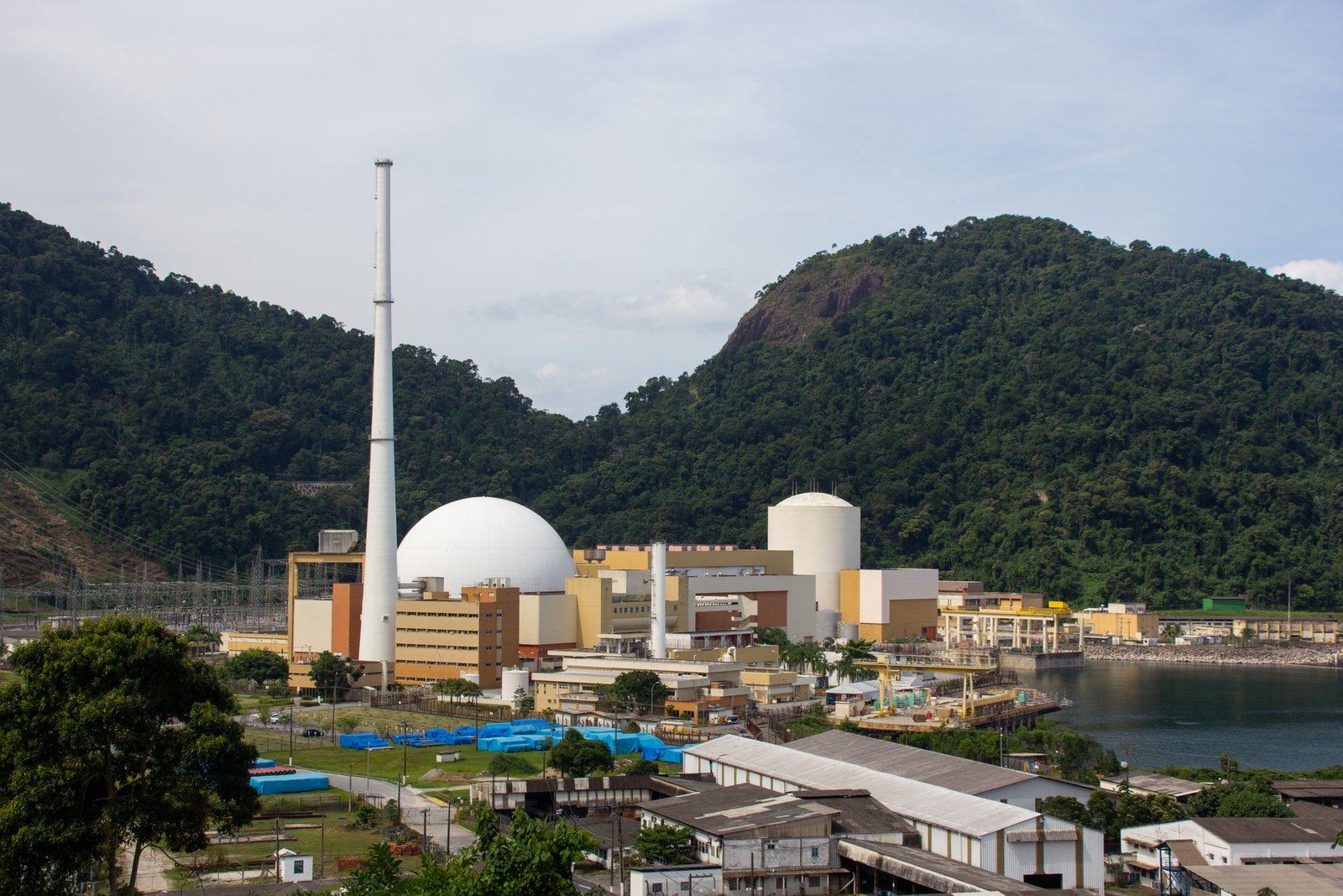 Eletronuclear bate recordes operacionais, mas segue em crise financeira e à espera de decisão sobre Angra 3