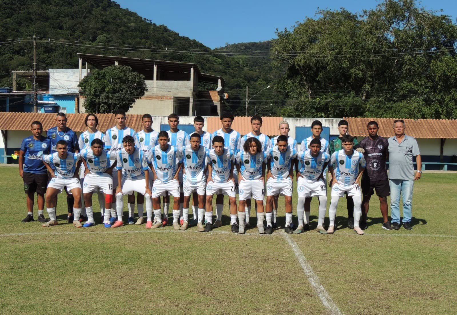 Escolinha Real Mambucaba celebra 10 anos sob o comando do guerreiro Marcelinho