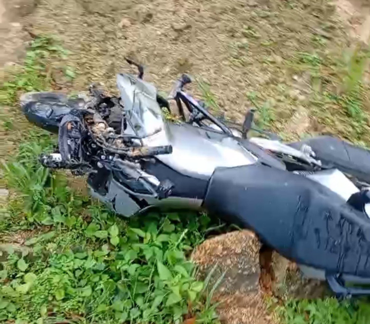 Jovem perde a vida em colisão entre carro e moto em Angra