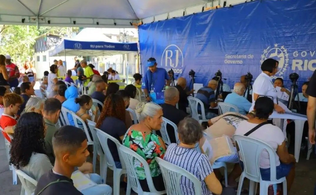 RJ Para Todos leva serviços gratuitos à Praia do Saco em Mangaratiba
