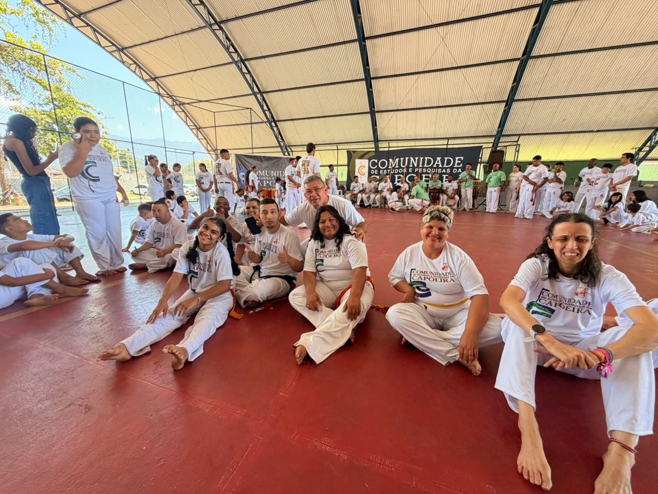 Capoeira promove inclusão em evento com crianças da APAE de Paraty
