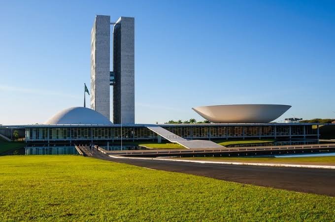 PL lidera número de eleitos para governos, Senado e Câmara em 2026