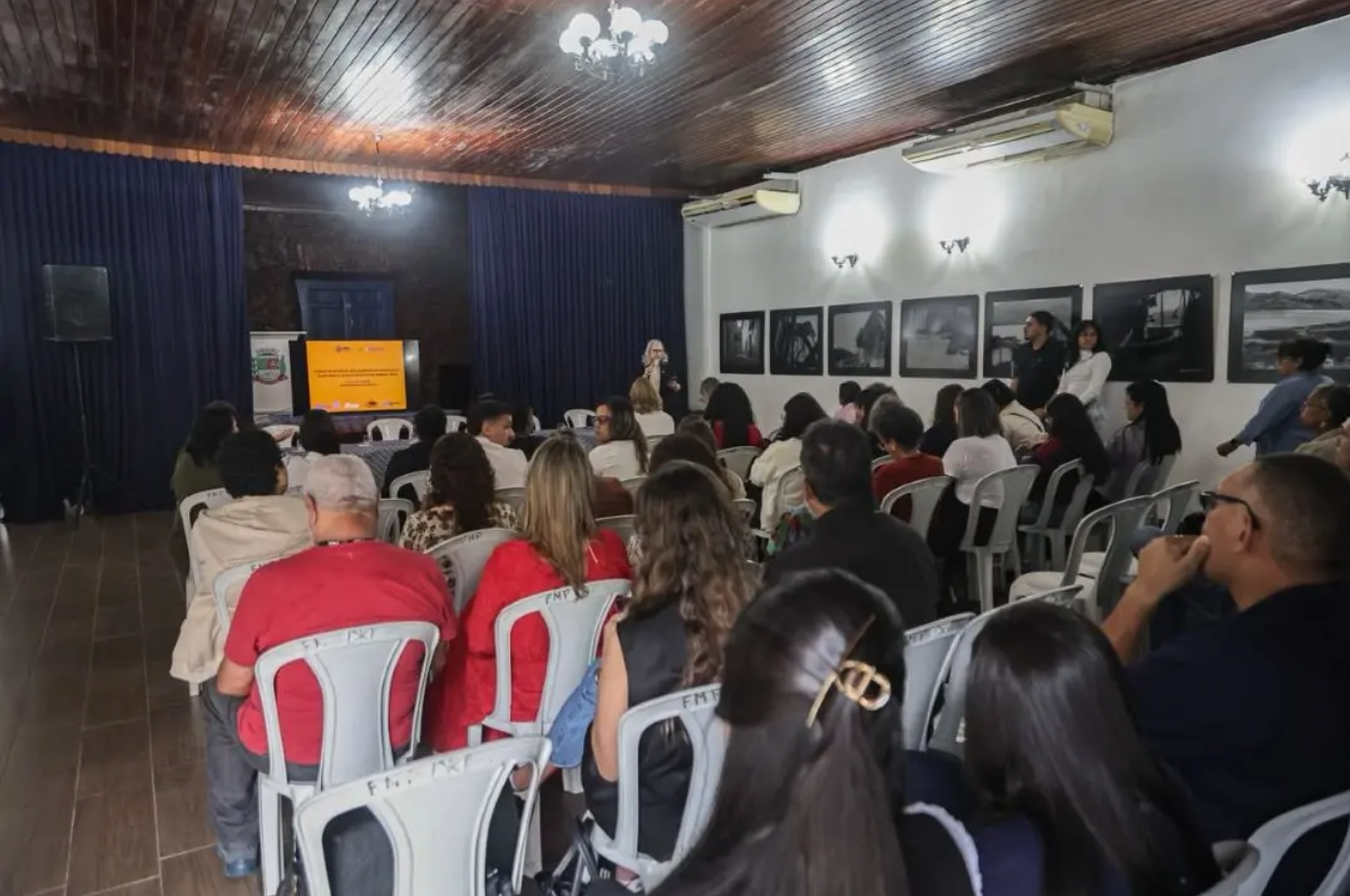 Mangaratiba reúne profissionais da Costa Verde para fortalecer atendimento em saúde mental