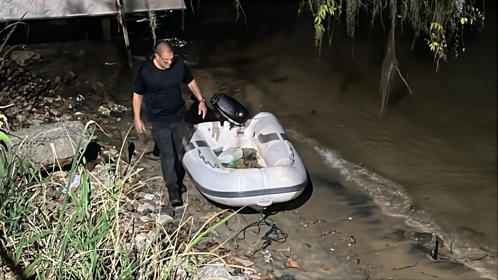 Bote motorizado também usado pelos bandidos