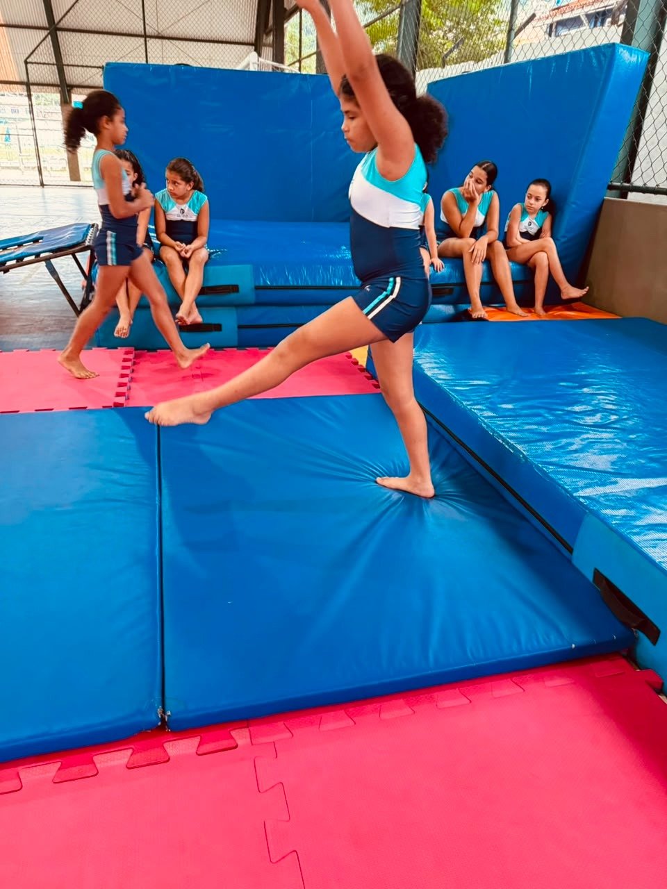 Meninas treinando